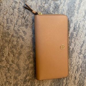 Tory Burch wallet